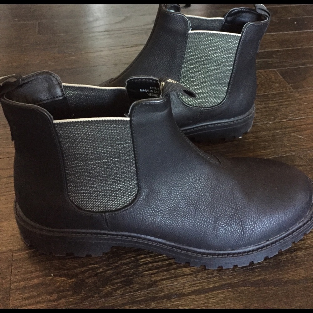 H&M black boots